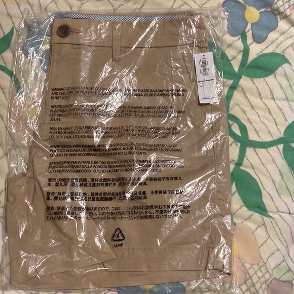 Womens Tan khaki shorts Size 4 - Picture 1 of 2